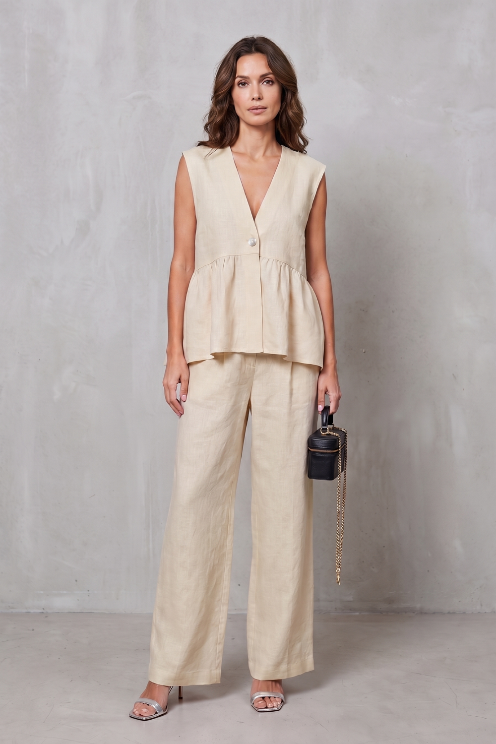 Lunessa – Soft peplum elegance – Two-piece trouser set