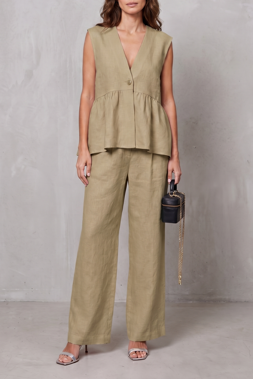 Lunessa – Soft peplum elegance – Two-piece trouser set