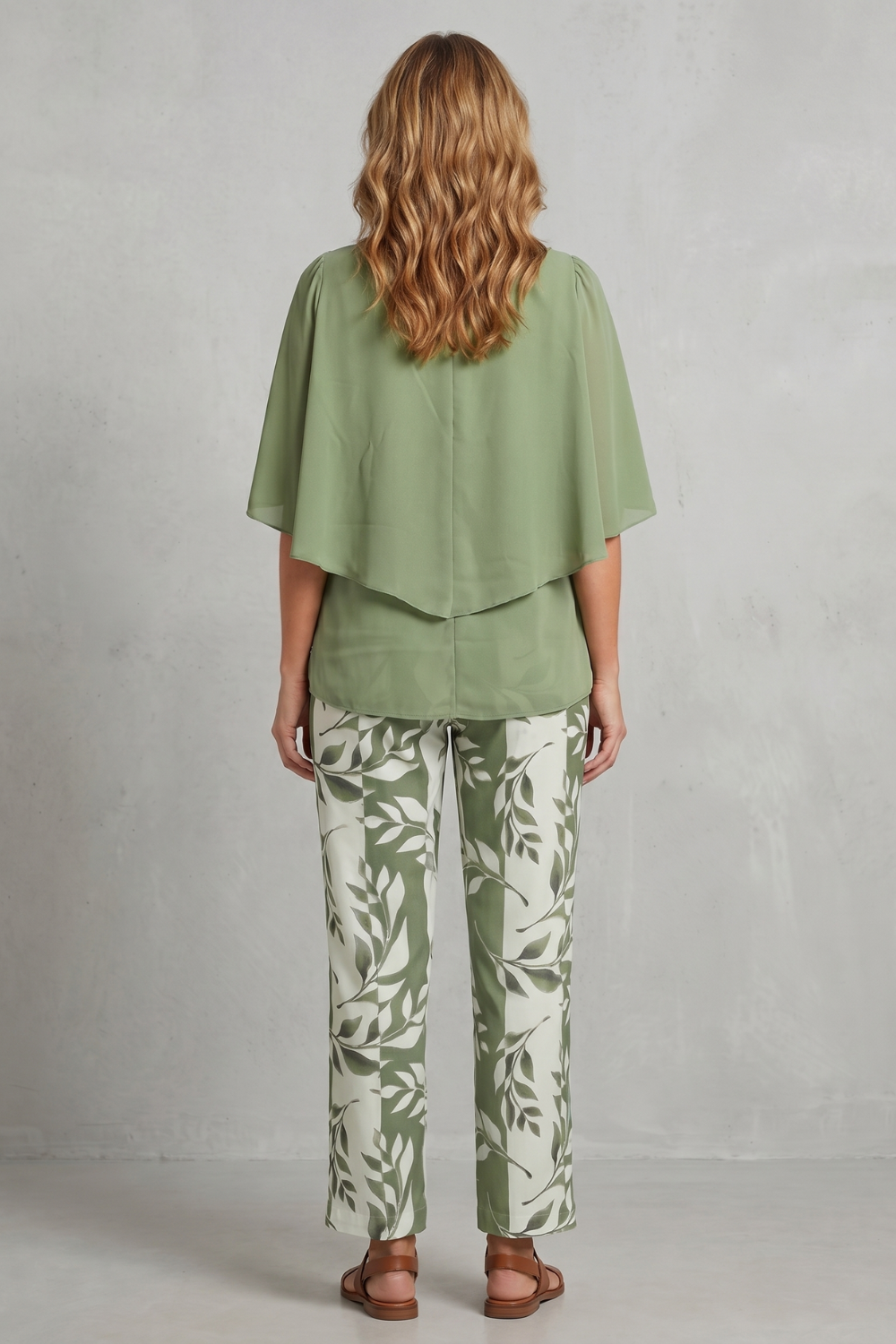 Mariselle – Botanical print elegance – Two-piece trouser set