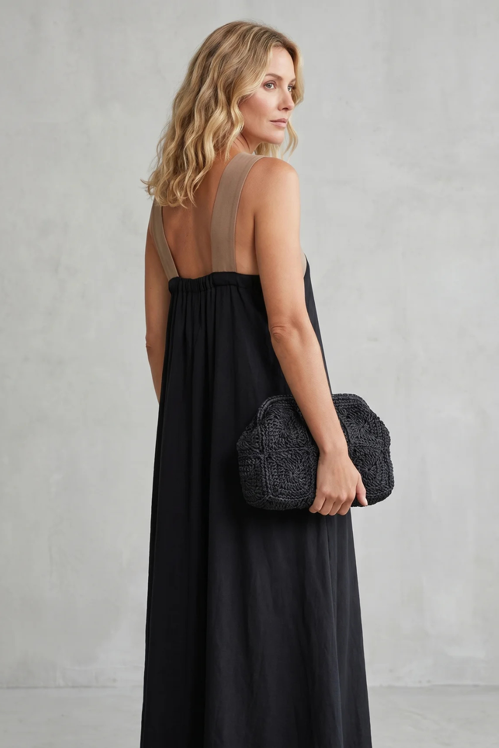 Seravelle – Cross-halter elegance – Maxi dress