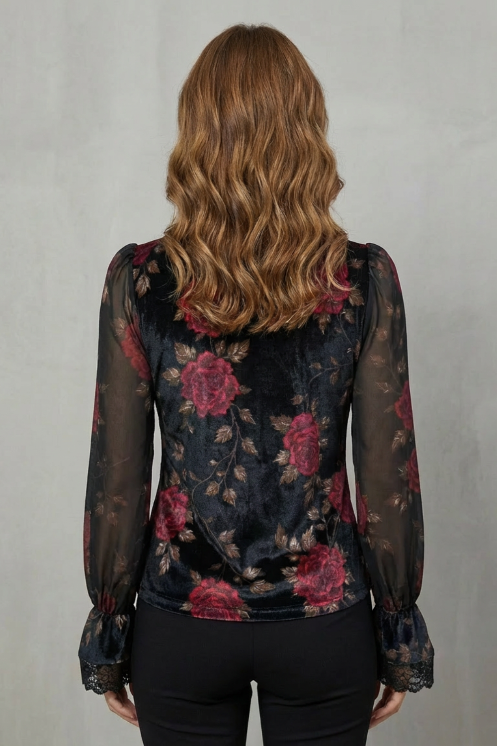Théonie – Lace Cuff Velvet Blazer – Tailored Romantic Jacket