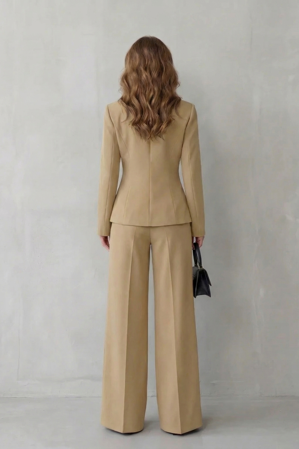 Valdérie – Sculpted waist – Tailored suit set