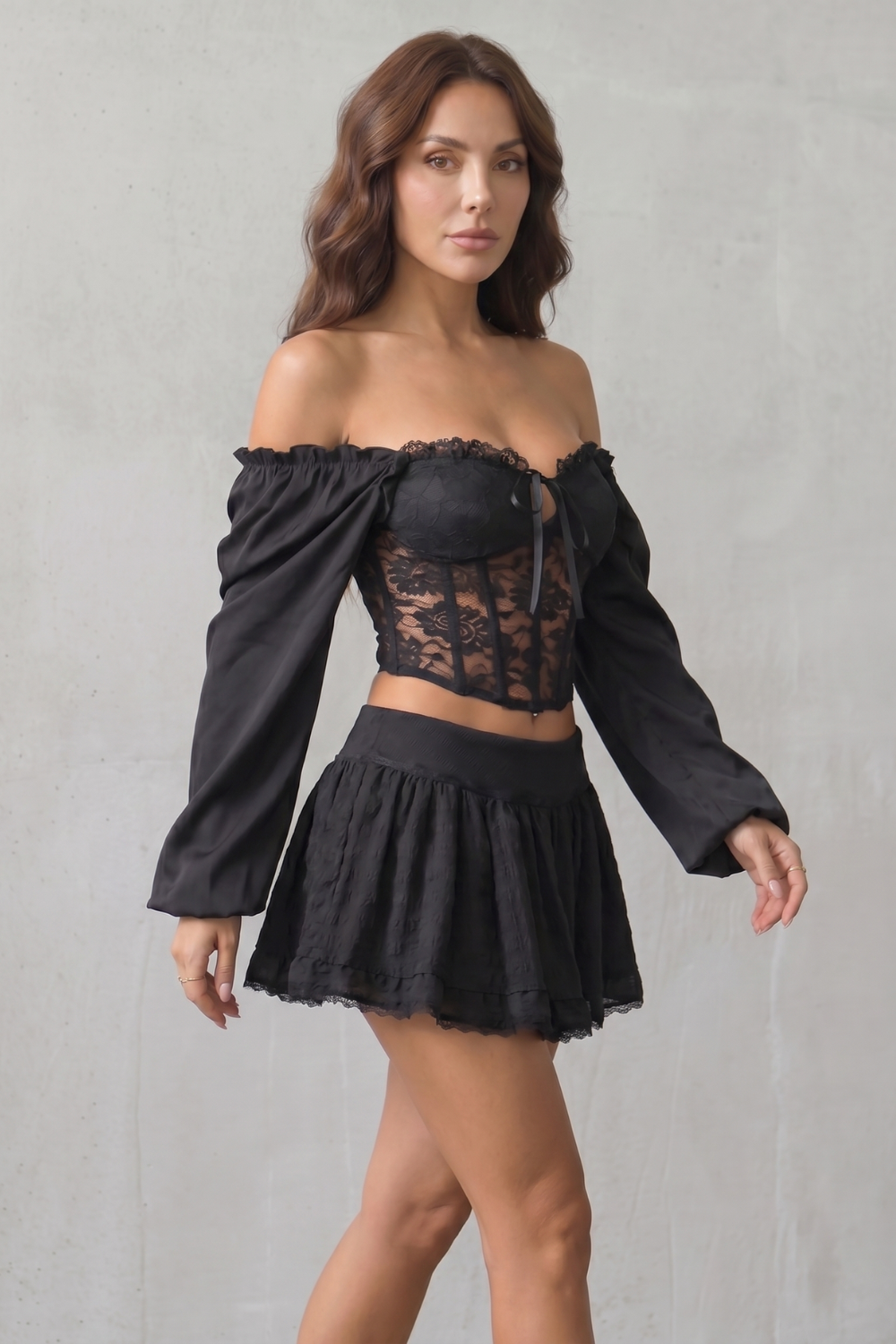 Velouraine – Romantic lace corsetry – Corset top