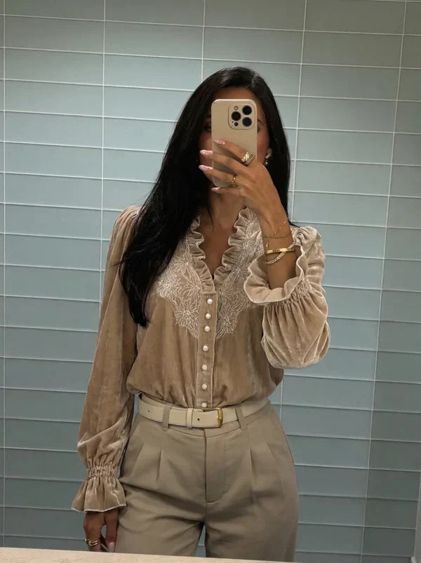 Julie M., Sydney